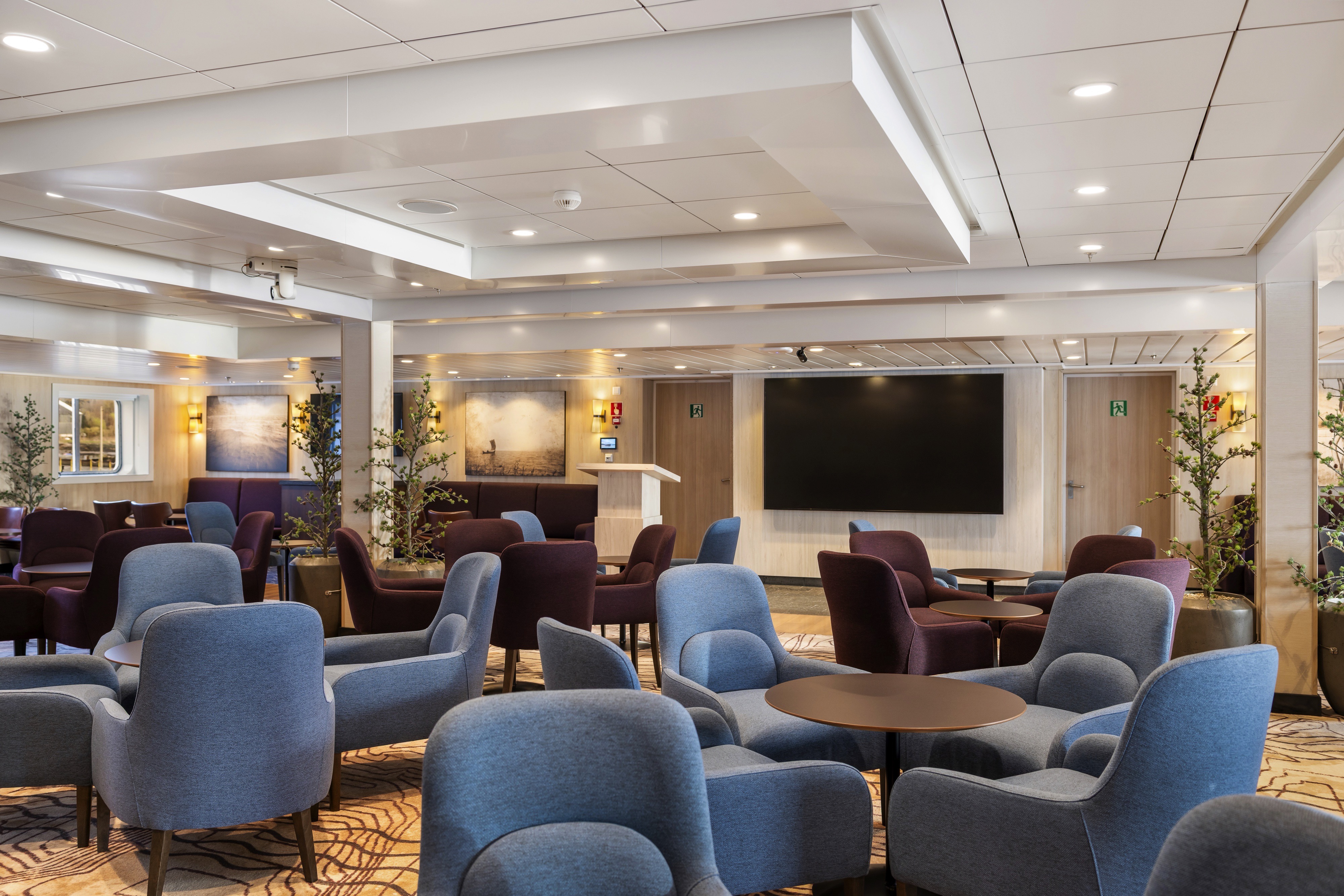 MS Spitsbergen - Explorer Lounge & Bar